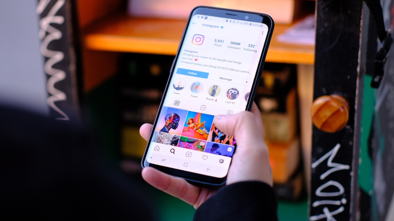 La nueva estrategia publicitaria de Instagram que podría sacarte de quicio portada instagram anuncios insaltables